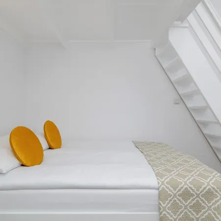 Studio With Mezzanine Near City Centre By Renters Krakkó