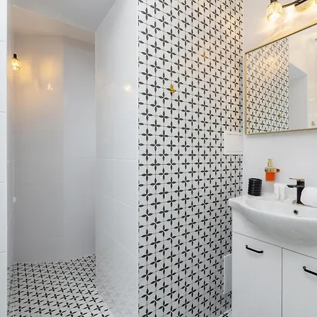 Studio With Mezzanine Near City Centre By Renters