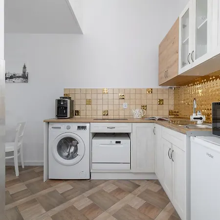 Studio With Mezzanine Near City Centre By Renters Apartman