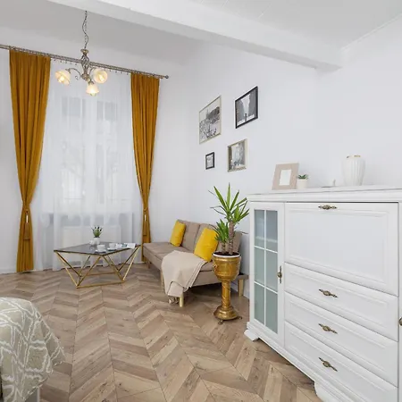 Studio With Mezzanine Near City Centre By Renters Apartman Krakkó