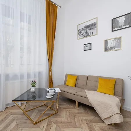 Studio With Mezzanine Near City Centre By Renters *